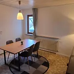 Gemuetliches In Schnaid Mit Zwei Separaten Und Geraeumigen - Ausgestattet Mit Je Einer Grossen Kueche, Zwei Schlafzimmern Und Einem Badezimmer Hallerndorf
