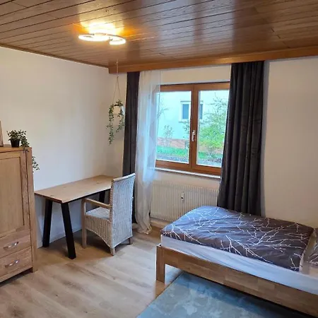 Gemuetliches In Schnaid Mit Zwei Separaten Und Geraeumigen - Ausgestattet Mit Je Einer Grossen Kueche, Zwei Schlafzimmern Und Einem Badezimmer Apartment *