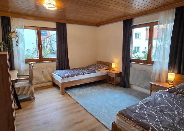 Διαμέρισμα Gemuetliches In Schnaid Mit Zwei Separaten Und Geraeumigen - Ausgestattet Mit Je Einer Grossen Kueche, Zwei Schlafzimmern Und Einem Badezimmer Hallerndorf
